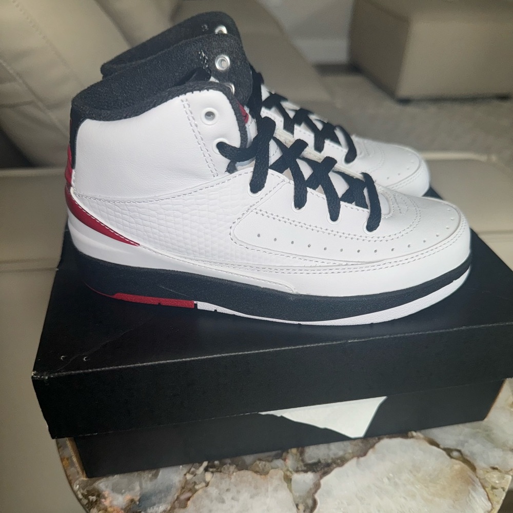 Jordan retro 2s
